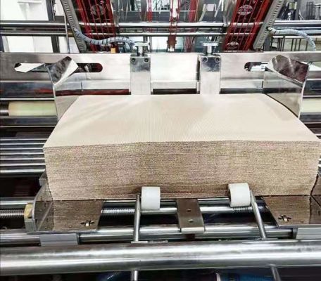 Машина для производства бумажных ламинатов каннелюры картона автоматическая с прибором коррекции сервопривода